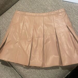 So cute TCEC faux leather pleated skirt M nude almond